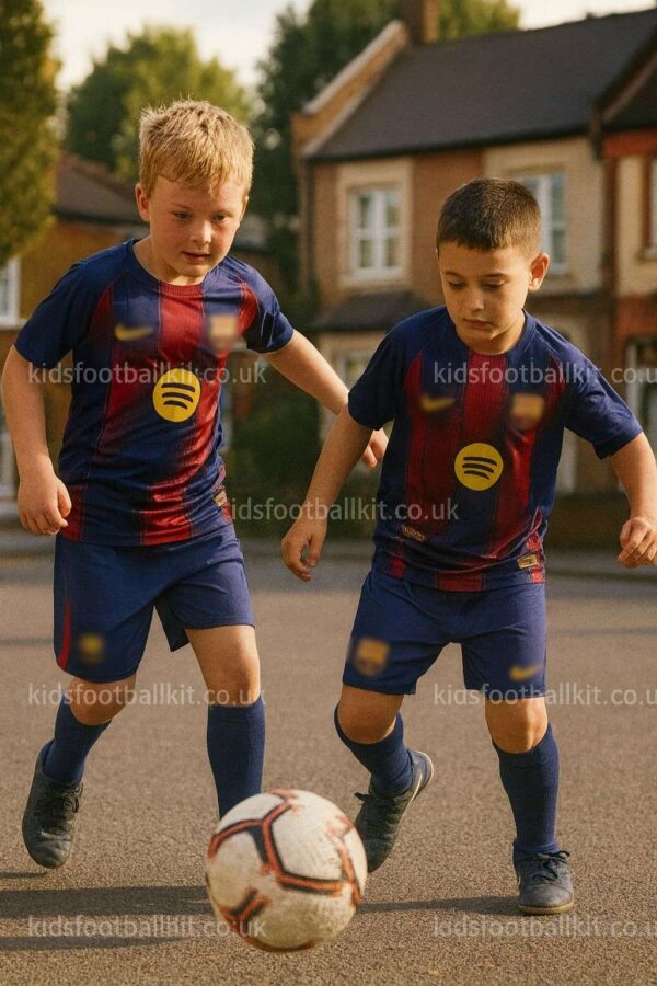 Barcelona Home Kids Football Kit 25/26 (1)