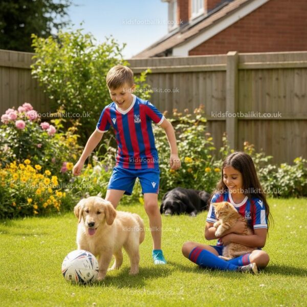Crystal Palace Home Kids Football Kit 2025/26 (1)