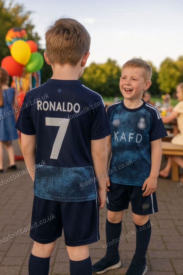 Al Nassr RONALDO 7 Away Kids Football Kit 2025/26 (2)