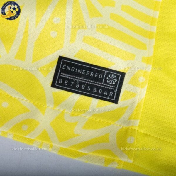 Brazil Home Men Football Shirt 24_25-detail2
